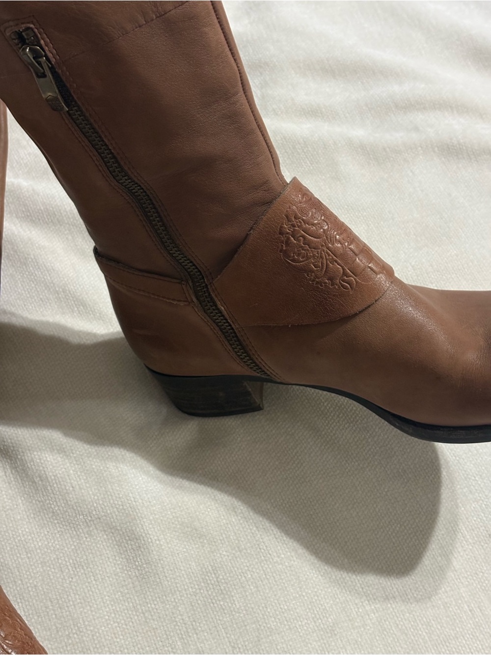 Vince Camuto Women’s Tall Leather Riding Boots in Brown 7.5 - Picture 4 of 9